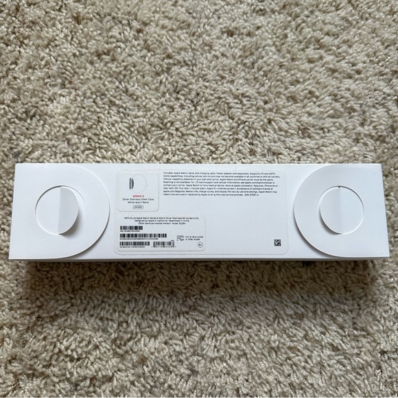 VGUC Apple Watch Series 6 44mm Silver Stainless Model with White Sport Band - Picture 15 of 16